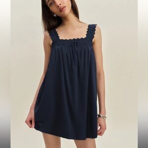 Reformation Hartley Dress size 2 SOLD OUT ONLINE Navy Blue